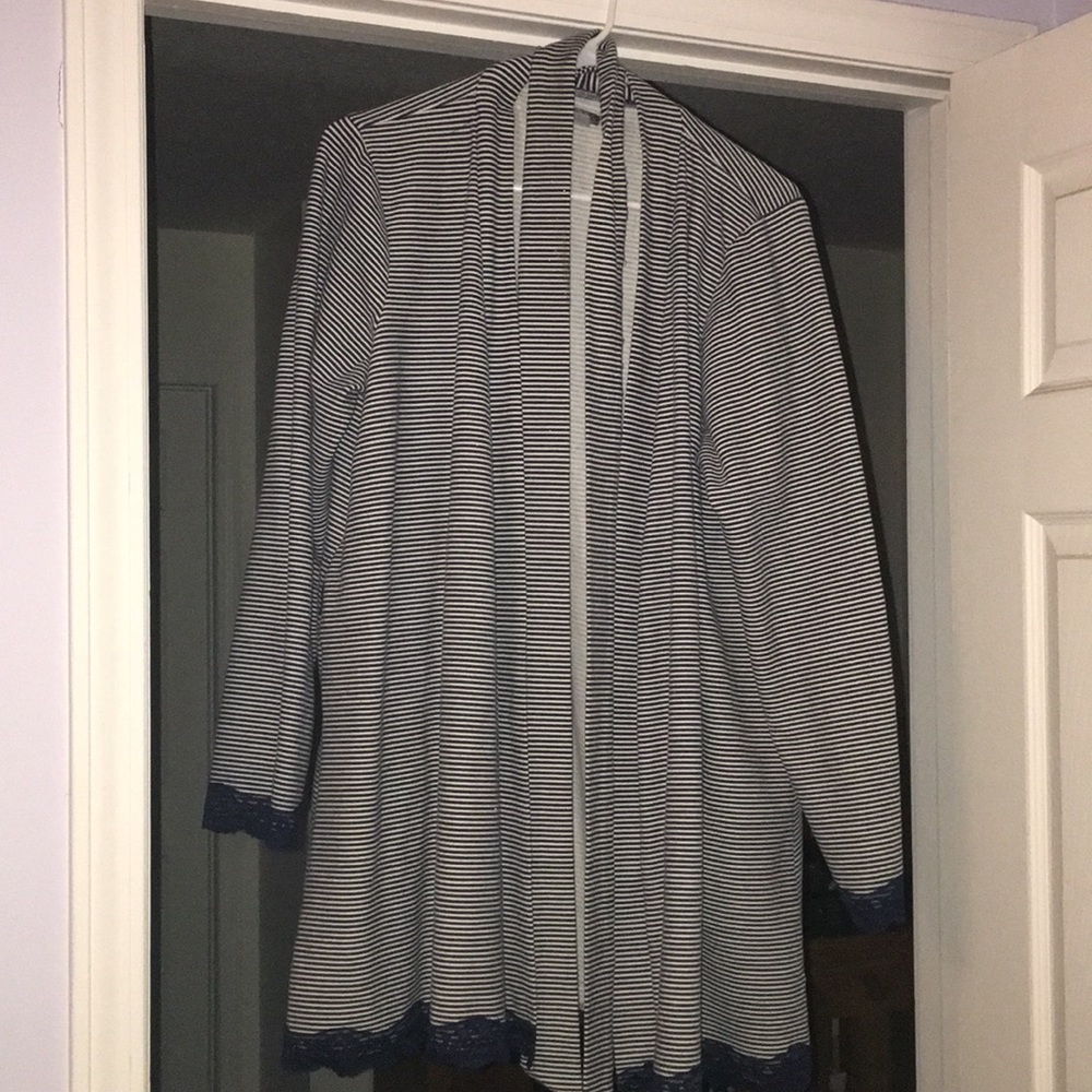 Aerie Robe